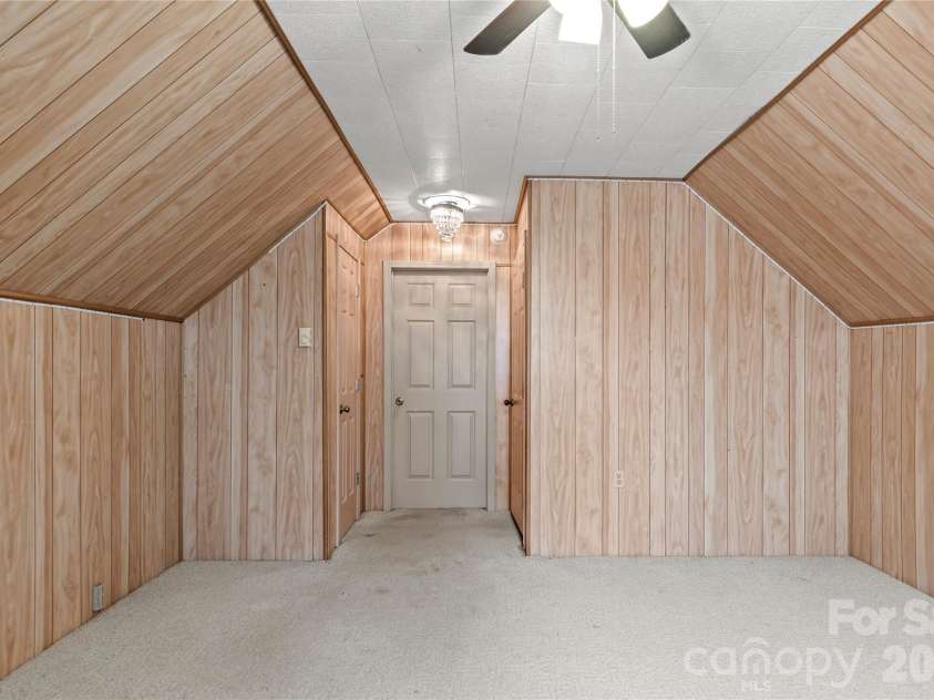 120 Skyline Drive, Elkin, NC 28621.  MLS# CAR4353904, YatesRealty ID 18215. 