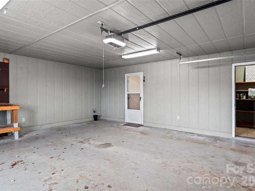 120 Skyline Drive, Elkin, NC 28621.  MLS# CAR4353904, YatesRealty ID 18215. 