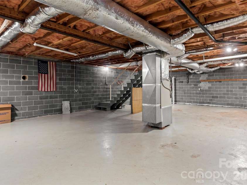 120 Skyline Drive, Elkin, NC 28621.  MLS# CAR4353904, YatesRealty ID 18215. 