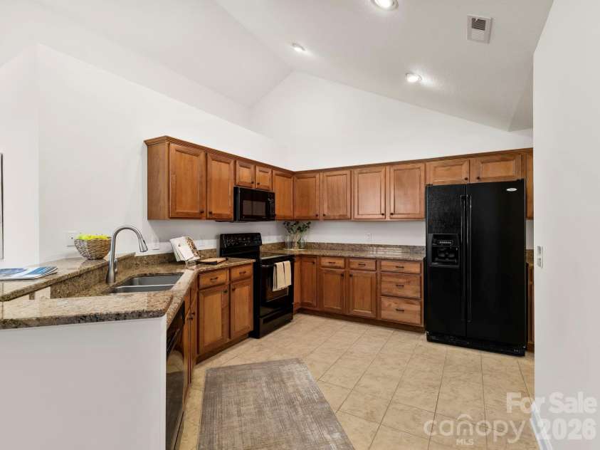 92 Mountain Meadow Circle, Weaverville, NC 28787.  MLS# CAR4309713, YatesRealty ID 18216. 