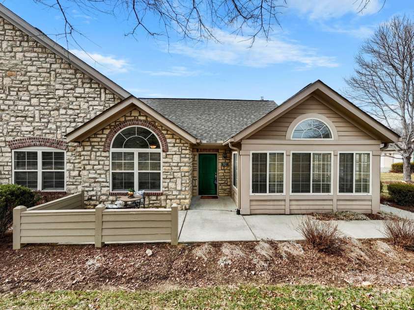 92 Mountain Meadow Circle, Weaverville, NC 28787.  MLS# CAR4309713, YatesRealty ID 18216. 