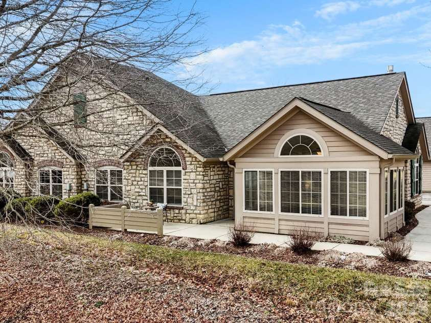 92 Mountain Meadow Circle, Weaverville, NC 28787.  MLS# CAR4309713, YatesRealty ID 18216. 