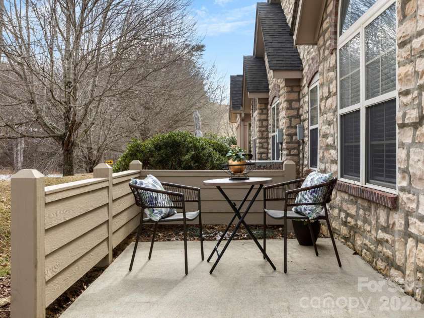 92 Mountain Meadow Circle, Weaverville, NC 28787.  MLS# CAR4309713, YatesRealty ID 18216. 