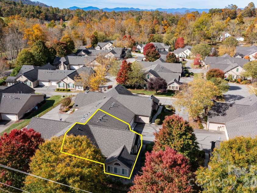 92 Mountain Meadow Circle, Weaverville, NC 28787.  MLS# CAR4309713, YatesRealty ID 18216. 