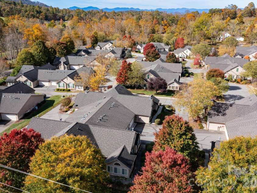 92 Mountain Meadow Circle, Weaverville, NC 28787.  MLS# CAR4309713, YatesRealty ID 18216. 
