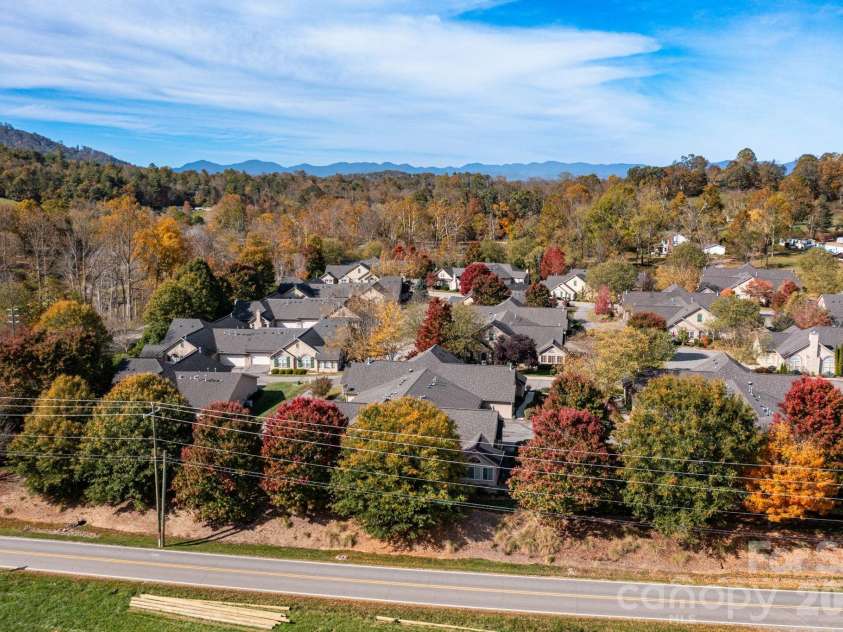 92 Mountain Meadow Circle, Weaverville, NC 28787.  MLS# CAR4309713, YatesRealty ID 18216. 