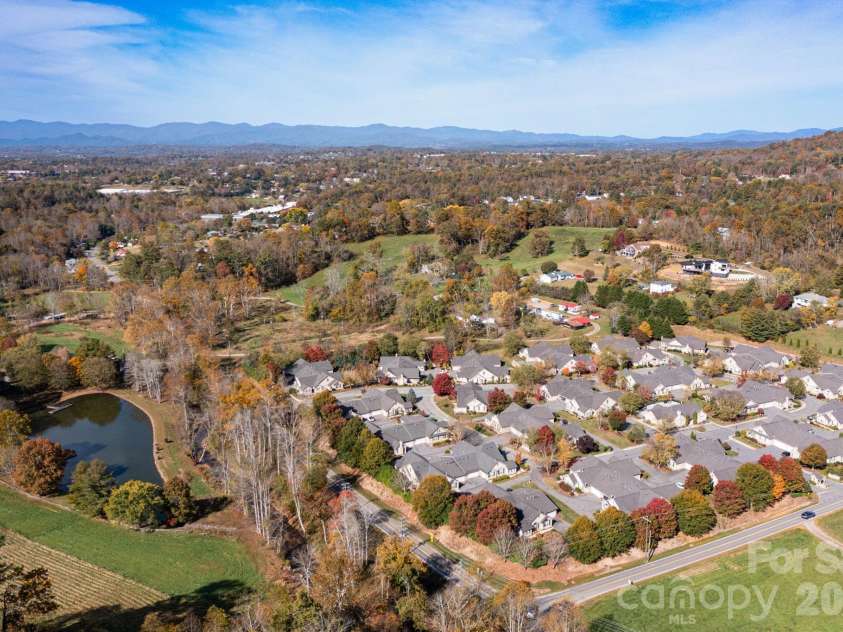92 Mountain Meadow Circle, Weaverville, NC 28787.  MLS# CAR4309713, YatesRealty ID 18216. 