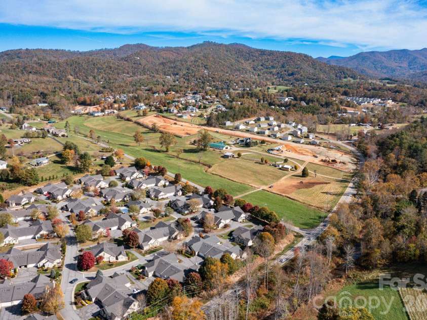 92 Mountain Meadow Circle, Weaverville, NC 28787.  MLS# CAR4309713, YatesRealty ID 18216. 