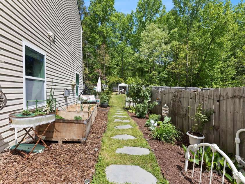 1255 Century Drive, Clover, SC 29710.  MLS# CAR4370667, YatesRealty ID 18217. 