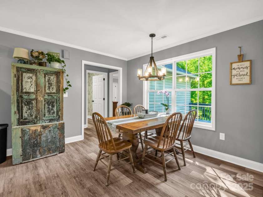 126 Deer Track Lane, Gaffney, SC 29341.  MLS# CAR4257416, YatesRealty ID 18217. 