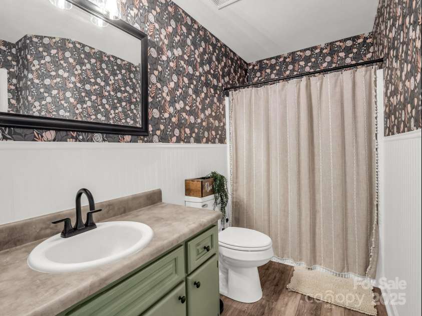 126 Deer Track Lane, Gaffney, SC 29341.  MLS# CAR4257416, YatesRealty ID 18217. 