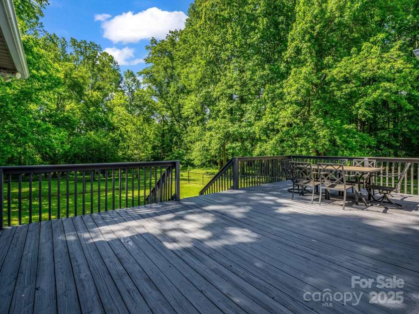 126 Deer Track Lane, Gaffney, SC 29341.  MLS# CAR4257416, YatesRealty ID 18217. 