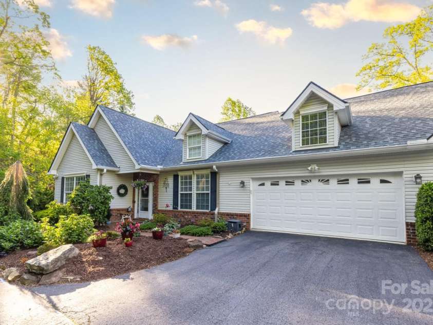 127 Poppy Lane, Asheville, NC 28803.  MLS# CAR4252357, YatesRealty ID 18218. Exterior