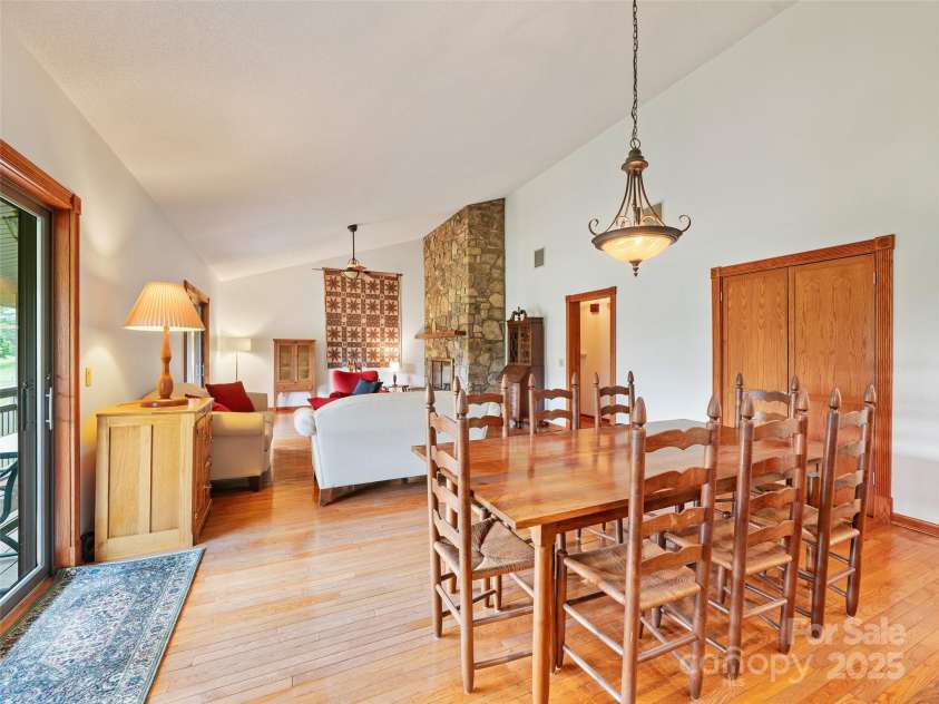 301 Fairway Lane, Spruce Pine, NC 28777.  MLS# CAR4260353, YatesRealty ID 18219. 