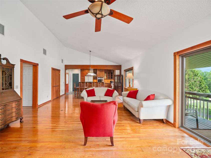 301 Fairway Lane, Spruce Pine, NC 28777.  MLS# CAR4260353, YatesRealty ID 18219. 