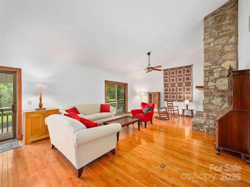 301 Fairway Lane, Spruce Pine, NC 28777.  MLS# CAR4260353, YatesRealty ID 18219. 