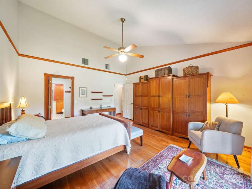 301 Fairway Lane, Spruce Pine, NC 28777.  MLS# CAR4260353, YatesRealty ID 18219. 