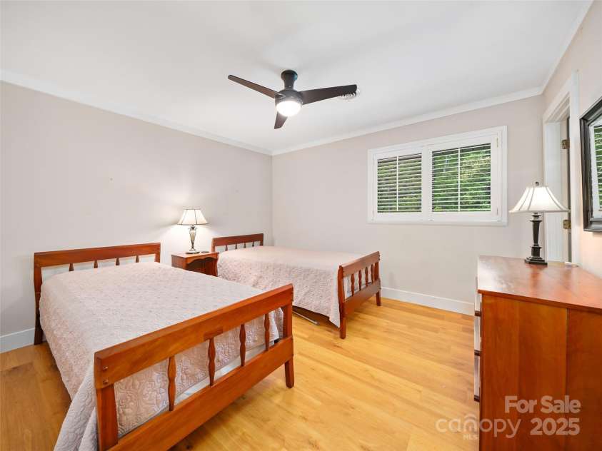 301 Fairway Lane, Spruce Pine, NC 28777.  MLS# CAR4260353, YatesRealty ID 18219. 