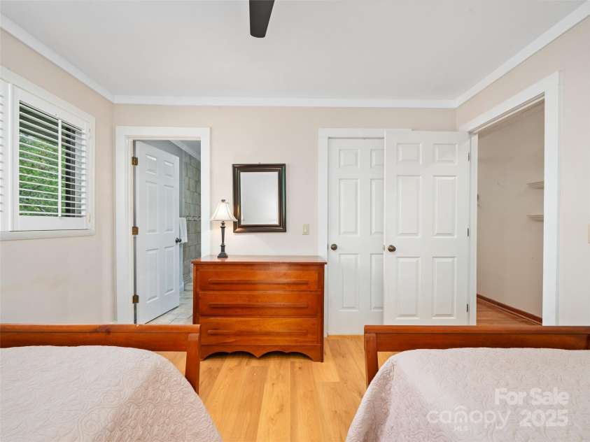 301 Fairway Lane, Spruce Pine, NC 28777.  MLS# CAR4260353, YatesRealty ID 18219. 