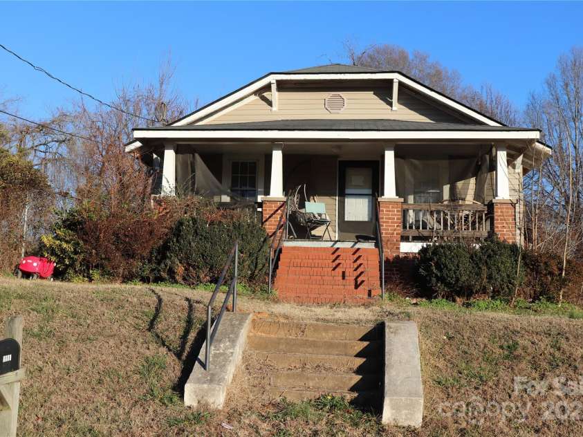 2028 Kennedy Drive, Statesville, NC 28677.  MLS# CAR4332721, YatesRealty ID 1822. 1109 7th St.