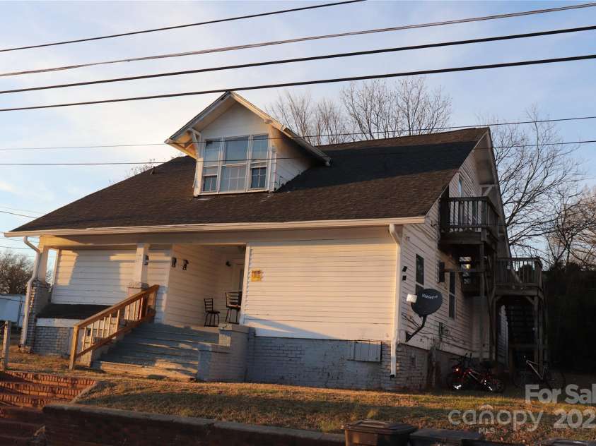 2028 Kennedy Drive, Statesville, NC 28677.  MLS# CAR4332721, YatesRealty ID 1822. 119/121/123 E Bell St.