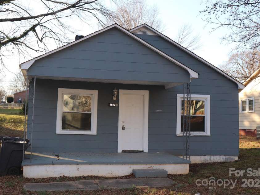 2028 Kennedy Drive, Statesville, NC 28677.  MLS# CAR4332721, YatesRealty ID 1822. 1812 Wilson W Lee Blvd.