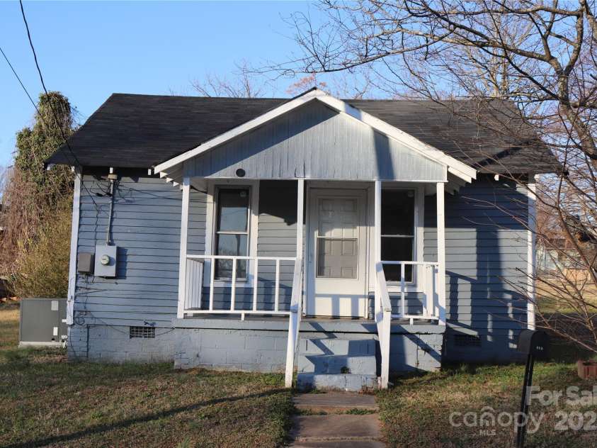 2028 Kennedy Drive, Statesville, NC 28677.  MLS# CAR4332721, YatesRealty ID 1822. 614 Goldsboro Ave