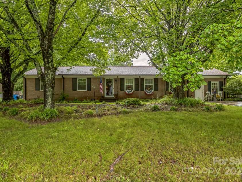 1005 Fieldstone Road, Mooresville, NC 28115.  MLS# CAR4266975, YatesRealty ID 18220. 