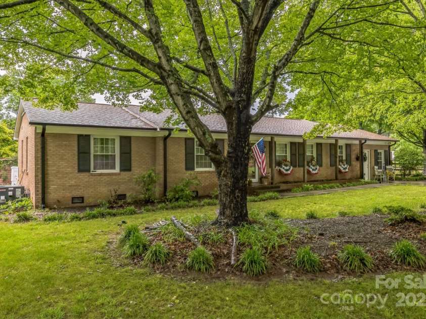1005 Fieldstone Road, Mooresville, NC 28115.  MLS# CAR4266975, YatesRealty ID 18220. 