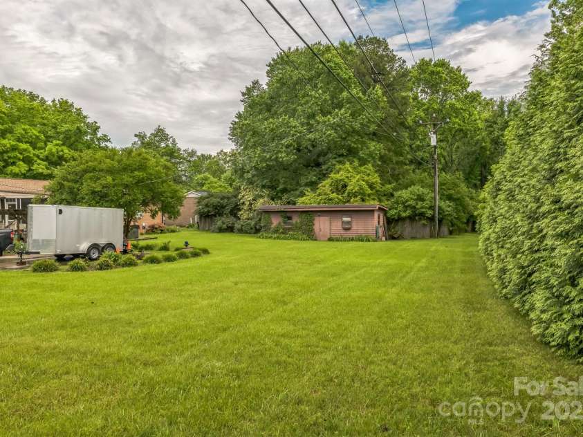 1005 Fieldstone Road, Mooresville, NC 28115.  MLS# CAR4266975, YatesRealty ID 18220. 
