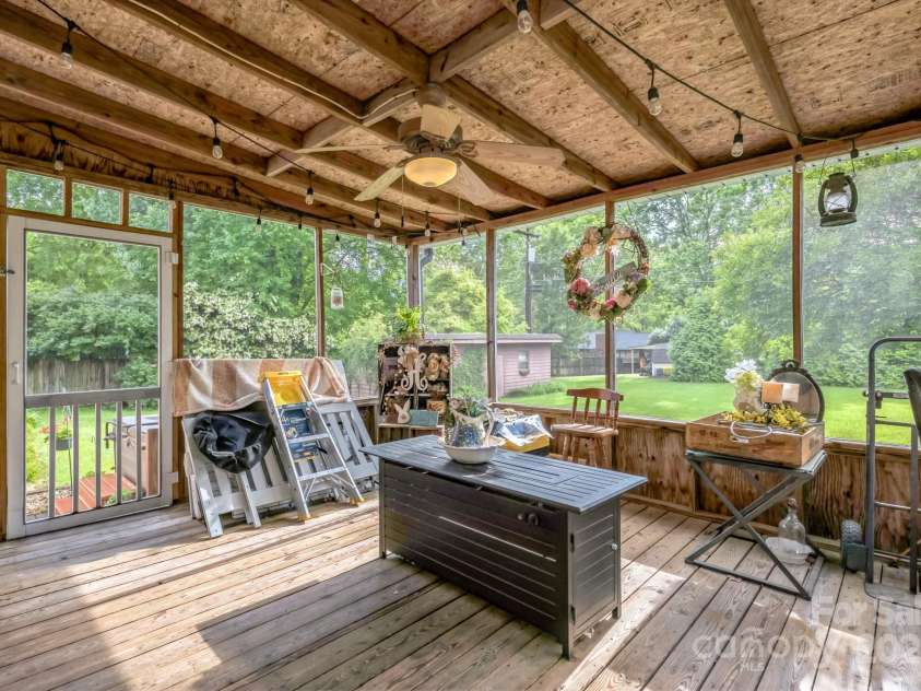 1005 Fieldstone Road, Mooresville, NC 28115.  MLS# CAR4266975, YatesRealty ID 18220. 