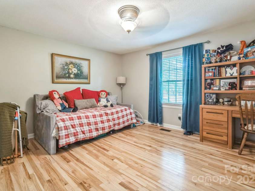 1005 Fieldstone Road, Mooresville, NC 28115.  MLS# CAR4266975, YatesRealty ID 18220. 