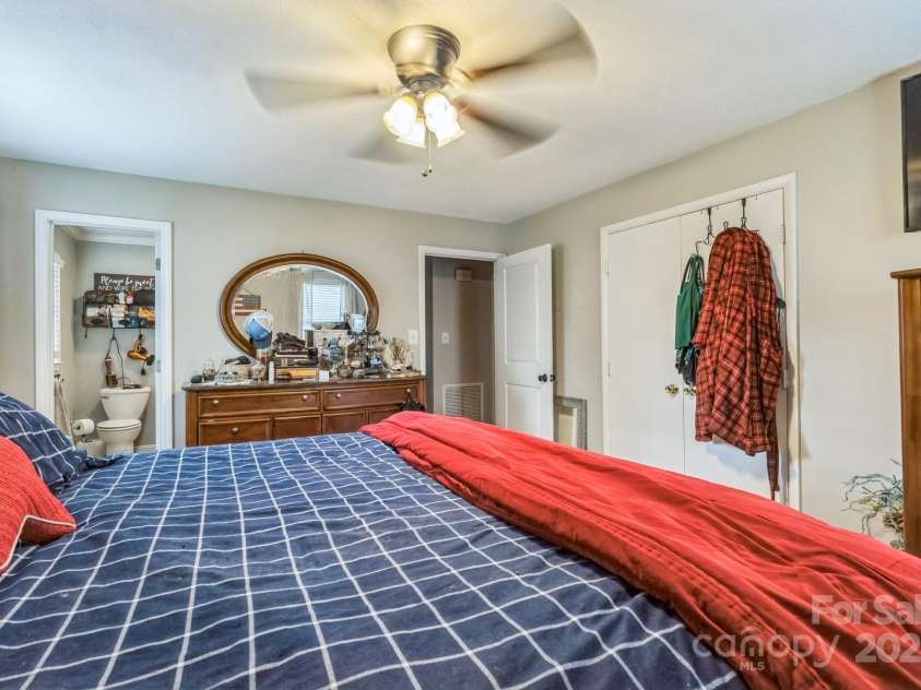 1005 Fieldstone Road, Mooresville, NC 28115.  MLS# CAR4266975, YatesRealty ID 18220. 