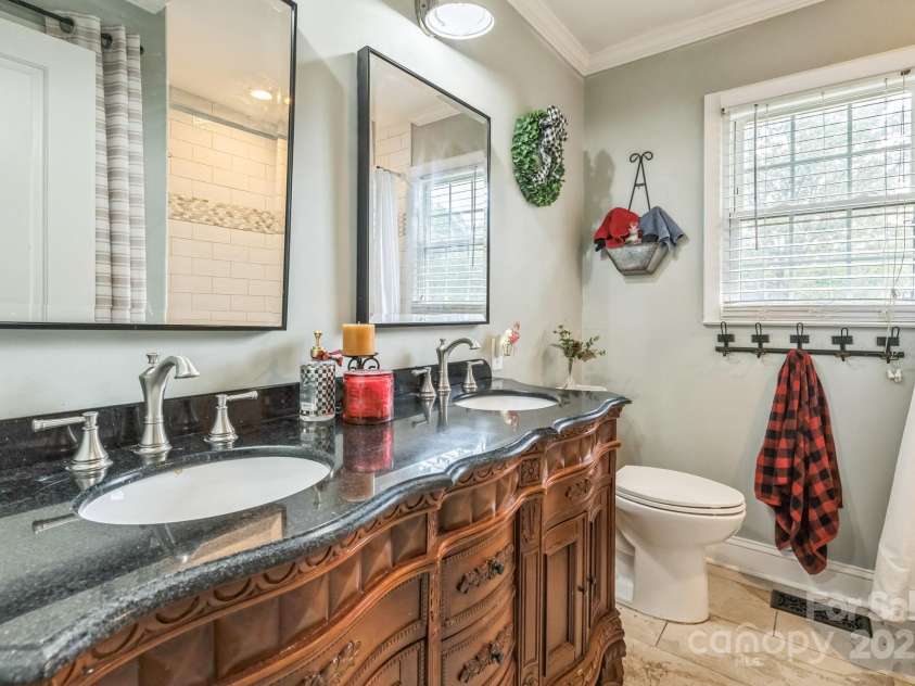 1005 Fieldstone Road, Mooresville, NC 28115.  MLS# CAR4266975, YatesRealty ID 18220. 