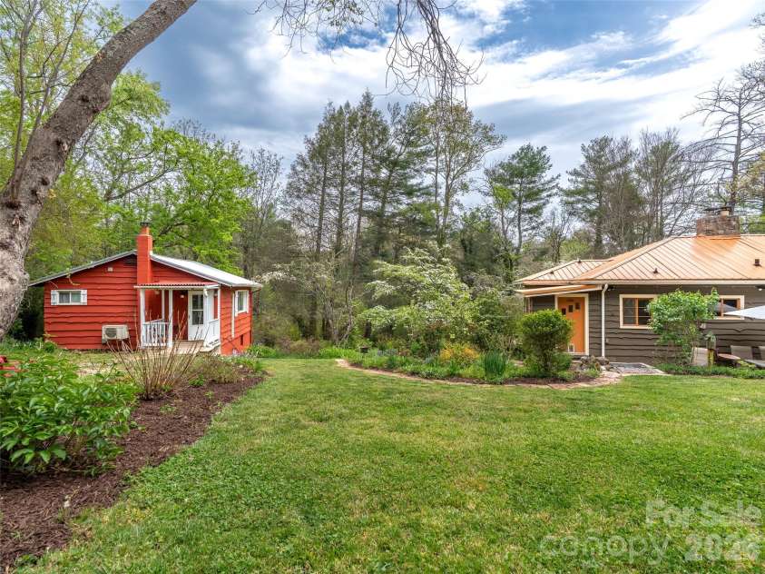 686 New Haw Creek Road, Asheville, NC 28805.  MLS# CAR4370568, YatesRealty ID 18221. 