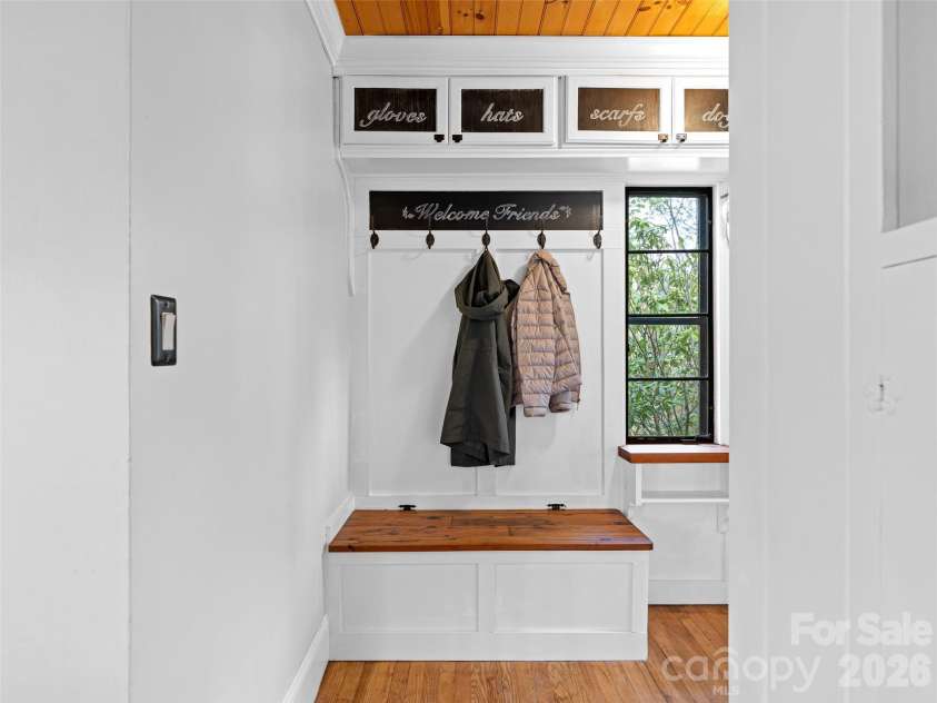 686 New Haw Creek Road, Asheville, NC 28805.  MLS# CAR4370568, YatesRealty ID 18221. 