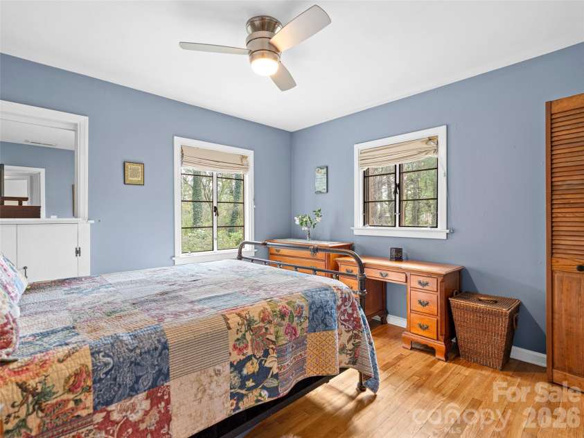 686 New Haw Creek Road, Asheville, NC 28805.  MLS# CAR4370568, YatesRealty ID 18221. 