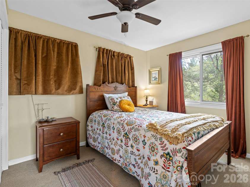 686 New Haw Creek Road, Asheville, NC 28805.  MLS# CAR4370568, YatesRealty ID 18221. 