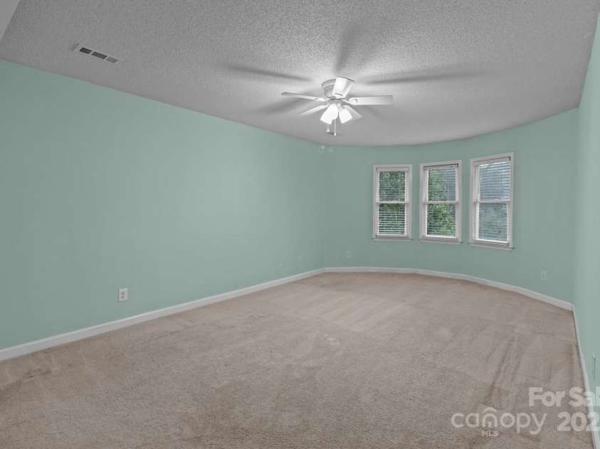 16421 Breckshire Drive, Huntersville, NC 28078.  MLS# CAR4239388, YatesRealty ID 18222. 