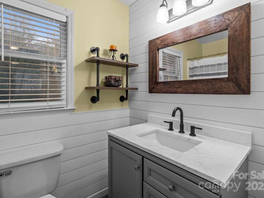 16421 Breckshire Drive, Huntersville, NC 28078.  MLS# CAR4239388, YatesRealty ID 18222. 