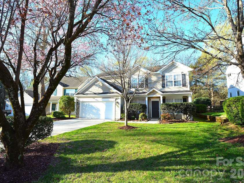 9815 Steed Court, Charlotte, NC 28269.  MLS# CAR4356524, YatesRealty ID 18222. 