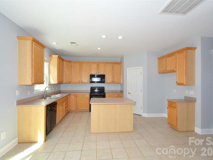 9815 Steed Court, Charlotte, NC 28269.  MLS# CAR4356524, YatesRealty ID 18222. 