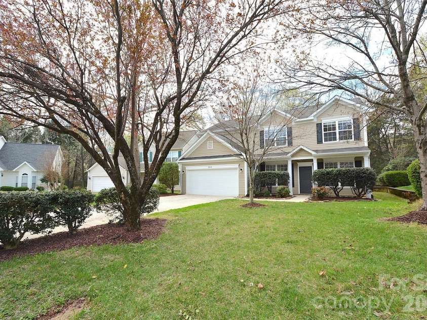 9815 Steed Court, Charlotte, NC 28269.  MLS# CAR4356524, YatesRealty ID 18222. 