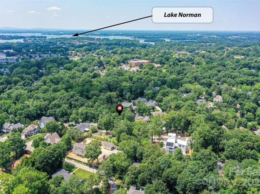 541 Greenway Street, Davidson, NC 28036.  MLS# CAR4264185, YatesRealty ID 18223. A little over a mile to Lake Norman