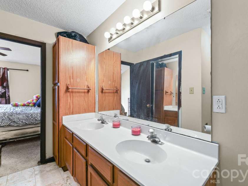 5713 Ebley Lane, Charlotte, NC 28027.  MLS# CAR4340706, YatesRealty ID 18223. 