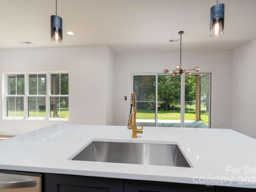 1520 Enochville Road, Kannapolis, NC 28081.  MLS# CAR4266849, YatesRealty ID 18225. 