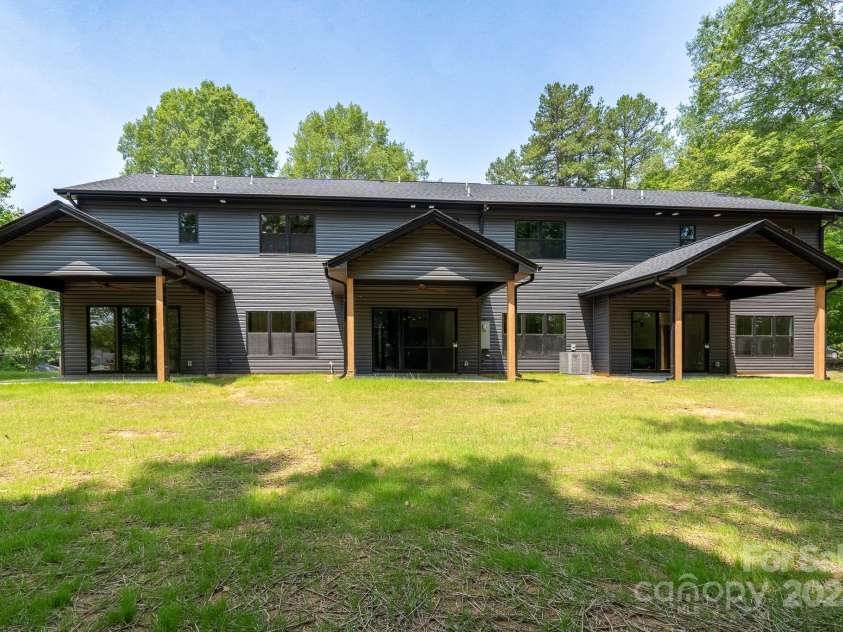 1520 Enochville Road, Kannapolis, NC 28081.  MLS# CAR4266849, YatesRealty ID 18225. 