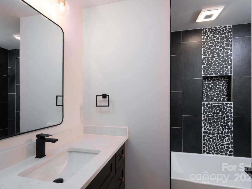 1520 Enochville Road, Kannapolis, NC 28081.  MLS# CAR4266849, YatesRealty ID 18225. 