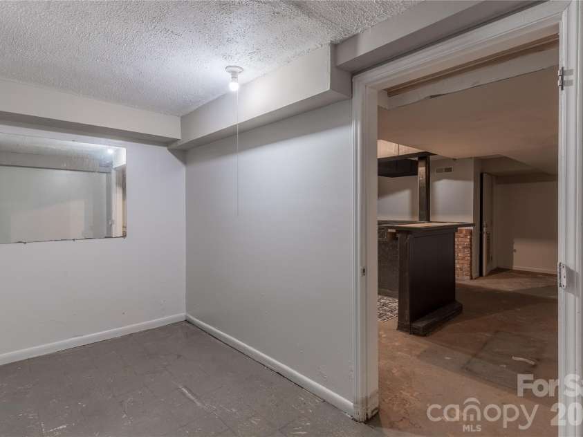 2200 Armstrong Park Drive, Gastonia, NC 28054.  MLS# CAR4363473, YatesRealty ID 18225. Basement