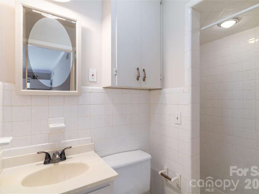 2200 Armstrong Park Drive, Gastonia, NC 28054.  MLS# CAR4363473, YatesRealty ID 18225. Primary bathroom